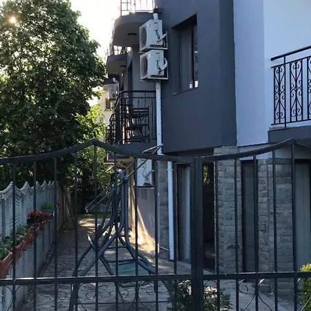 Хотел семеен астра Черноморец