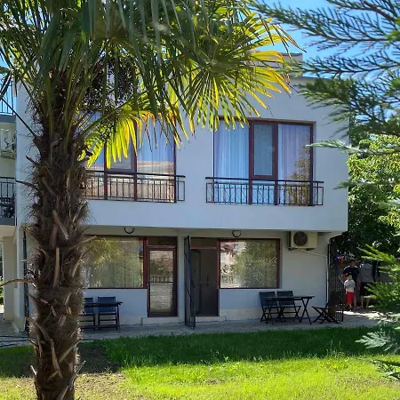 Хотел семеен астра Черноморец