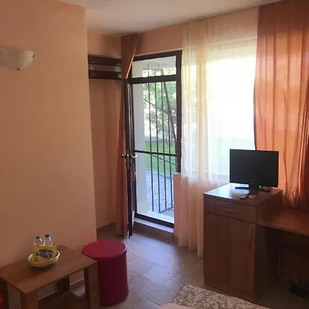 семеен астра Черноморец